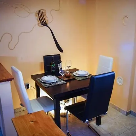 Historic Luxury Old Town Apartment
